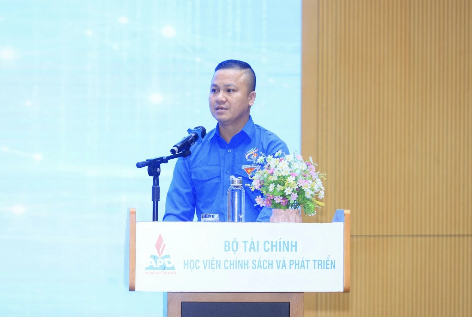 Phát huy vai trò kinh tế nhà nước trong mục tiêu tăng trưởng hai con số Phát huy vai trò kinh tế nhà nước trong mục tiêu tăng trưởng hai con số
