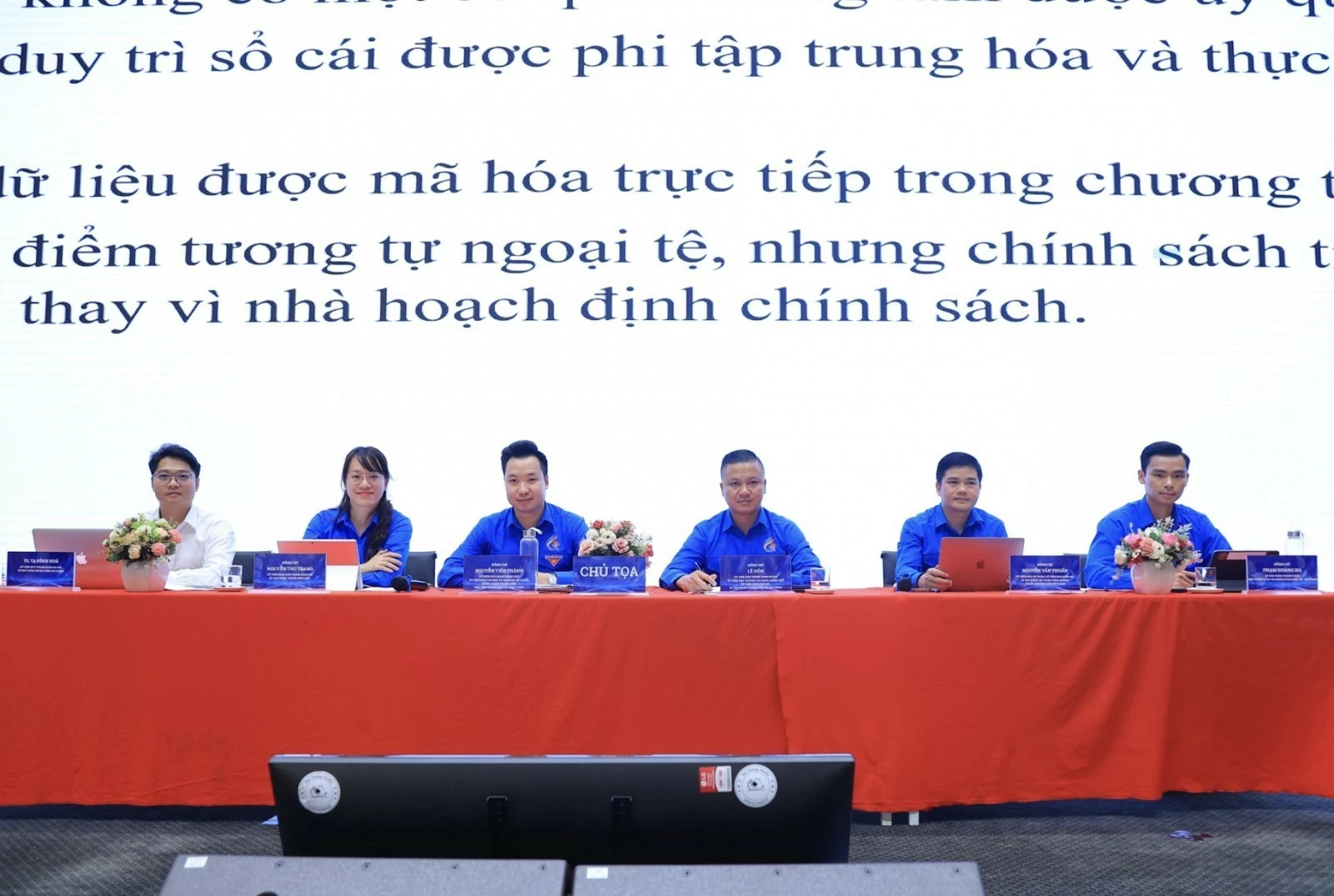 Phát huy vai trò kinh tế nhà nước trong mục tiêu tăng trưởng hai con số Phát huy vai trò kinh tế nhà nước trong mục tiêu tăng trưởng hai con số