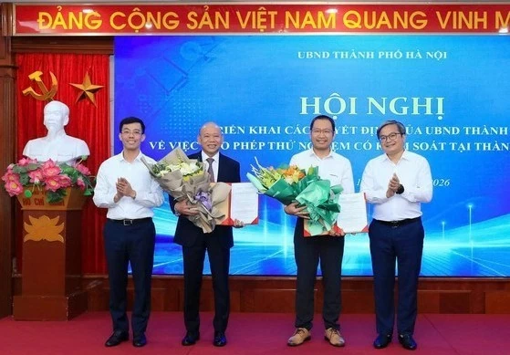 Hà Nội trao quyết định thử nghiệm sandbox xe tự hành và đất hiếm cho hai doanh nghiệp Hà Nội trao quyết định thử nghiệm sandbox xe tự hành và đất hiếm cho hai doanh nghiệp