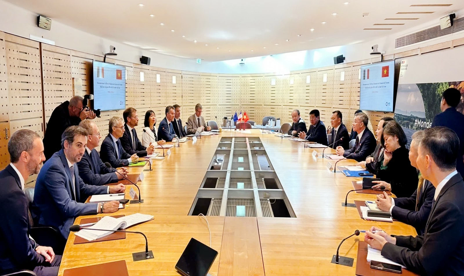Bộ Tài chính và AFD thúc đẩy hợp tác tài chính xanh Bộ Tài chính và AFD thúc đẩy hợp tác tài chính xanh