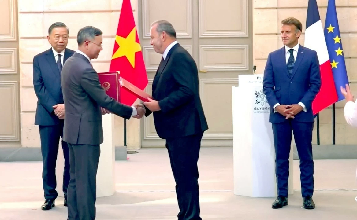 Bộ Tài chính và AFD trao biên bản thỏa thuận vay và viện trợ trị giá hơn 41 triệu EUR