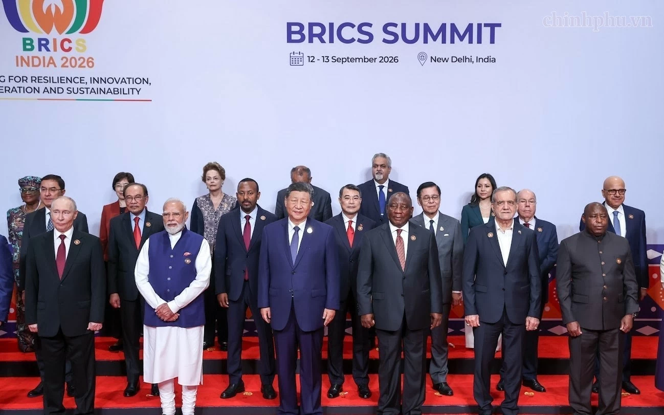 thu tuong le minh hung du phien thao luan hoi nghi thuong dinh brics lan thu 18
