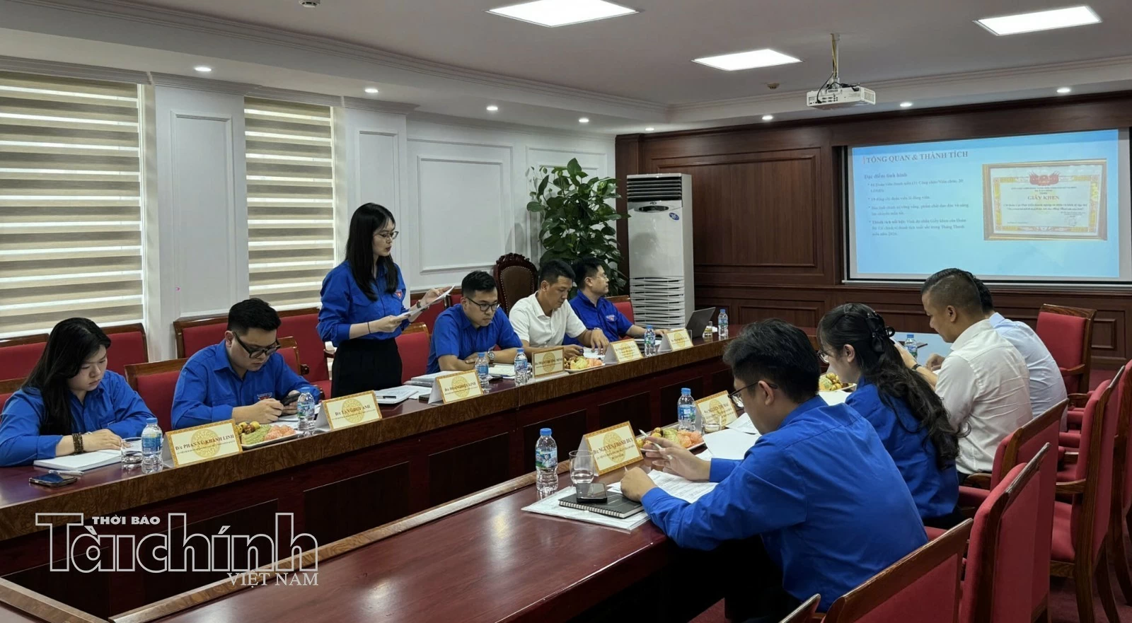 Đổi mới hoạt động Đoàn gắn với nhiệm vụ và thế mạnh chuyên môn Đổi mới hoạt động Đoàn gắn với nhiệm vụ và thế mạnh chuyên môn