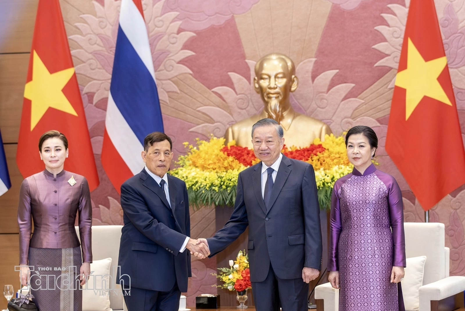 Lễ đón chính thức Nhà vua và hoàng hậu Thái Lan thăm cấp Nhà nước tới Việt Nam