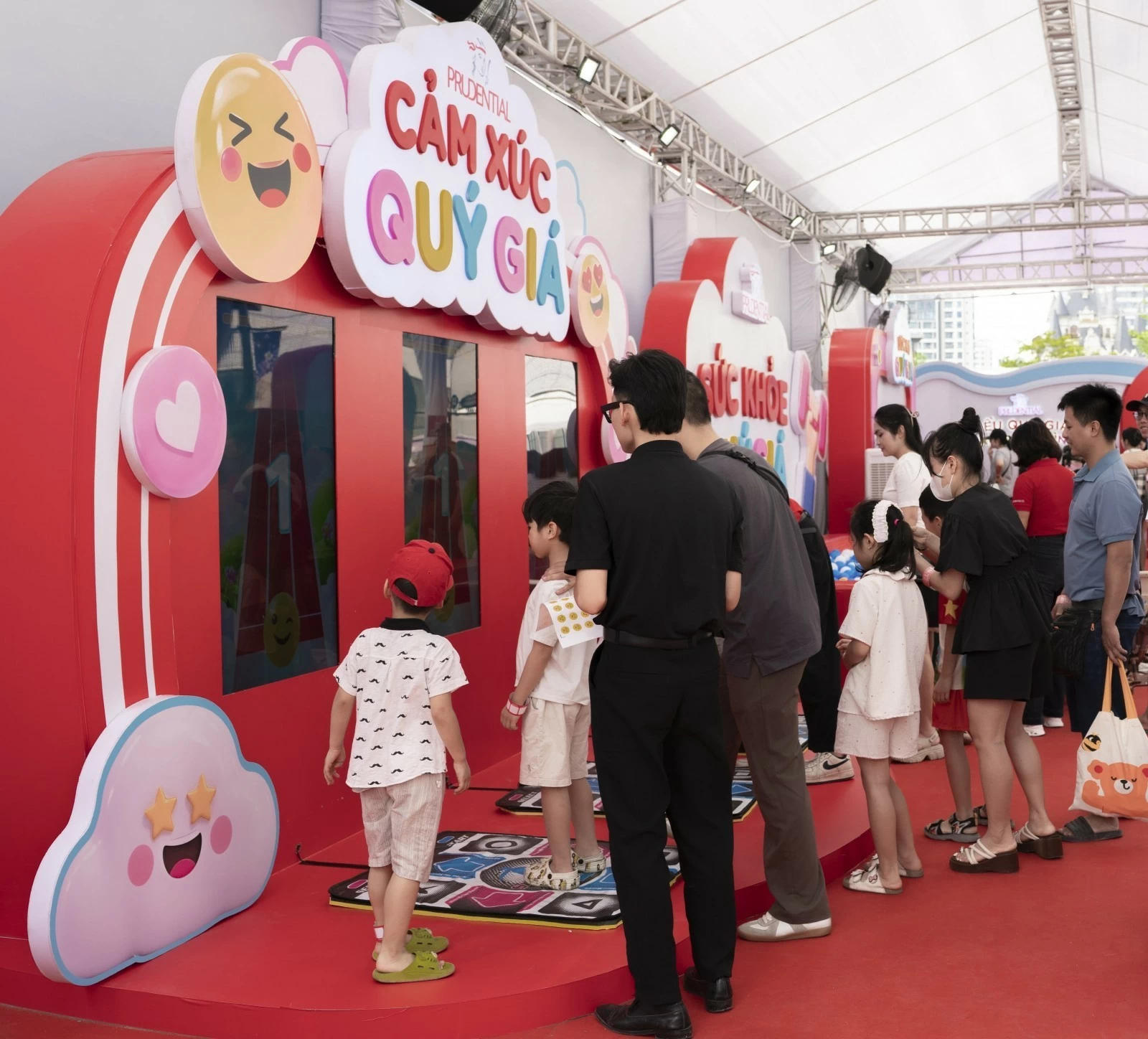 Prudential tổ chức ngày hội “Cùng con gìn giữ điều quý giá”