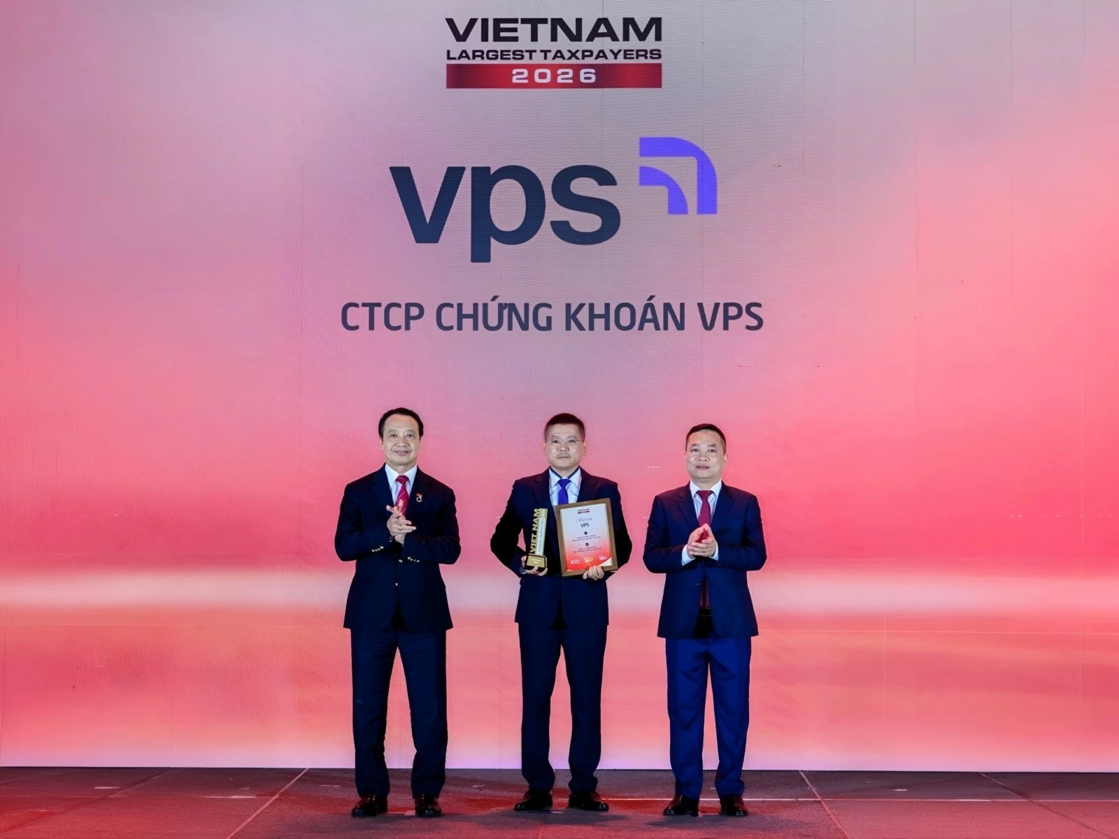 VPS năm thứ ba liên tiếp dẫn đầu ngành chứng khoán về nộp ngân sách nhà nước VPS năm thứ ba liên tiếp dẫn đầu ngành chứng khoán về nộp ngân sách nhà nước