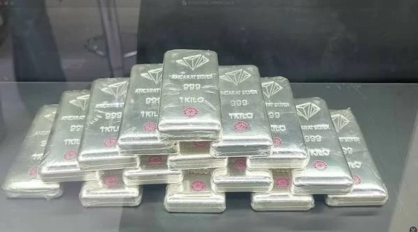 Ngày 17/9: Giá bạc trong nước và thế giới biến động trái chiều Ngày 17/9: Giá bạc trong nước và thế giới biến động trái chiều