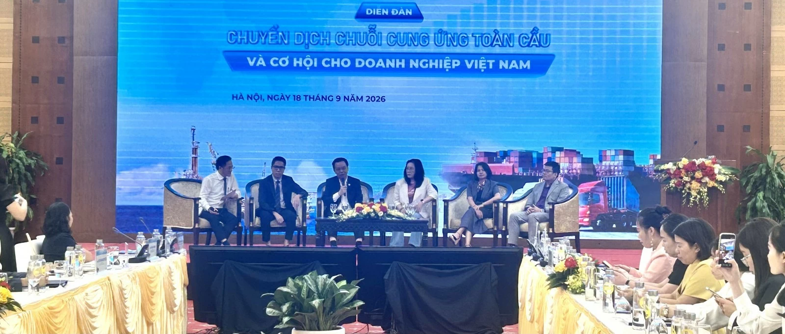 Từ “có hàng” đến “có đơn”: Bài toán mới của doanh nghiệp Việt Từ “có hàng” đến “có đơn”: Bài toán mới của doanh nghiệp Việt