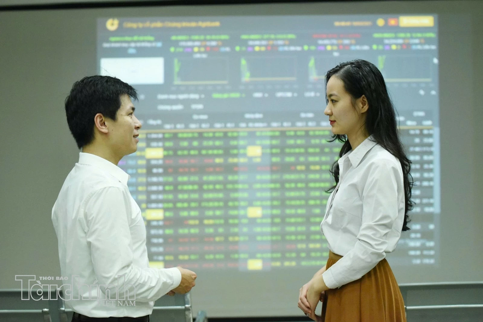 Nâng hạng mở dư địa thu hút vốn nhưng lợi nhuận quyết định đường dài Nâng hạng mở dư địa thu hút vốn nhưng lợi nhuận quyết định đường dài