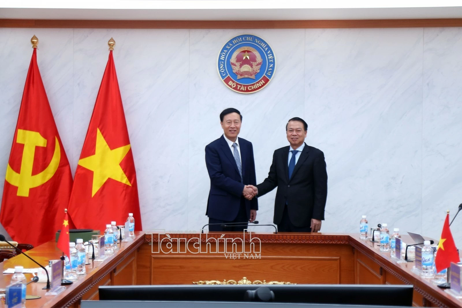 Việt Nam - Trung Quốc: Thúc đẩy quản lý và phát triển khu vực kinh tế tư nhân Việt Nam - Trung Quốc: Thúc đẩy quản lý và phát triển khu vực kinh tế tư nhân