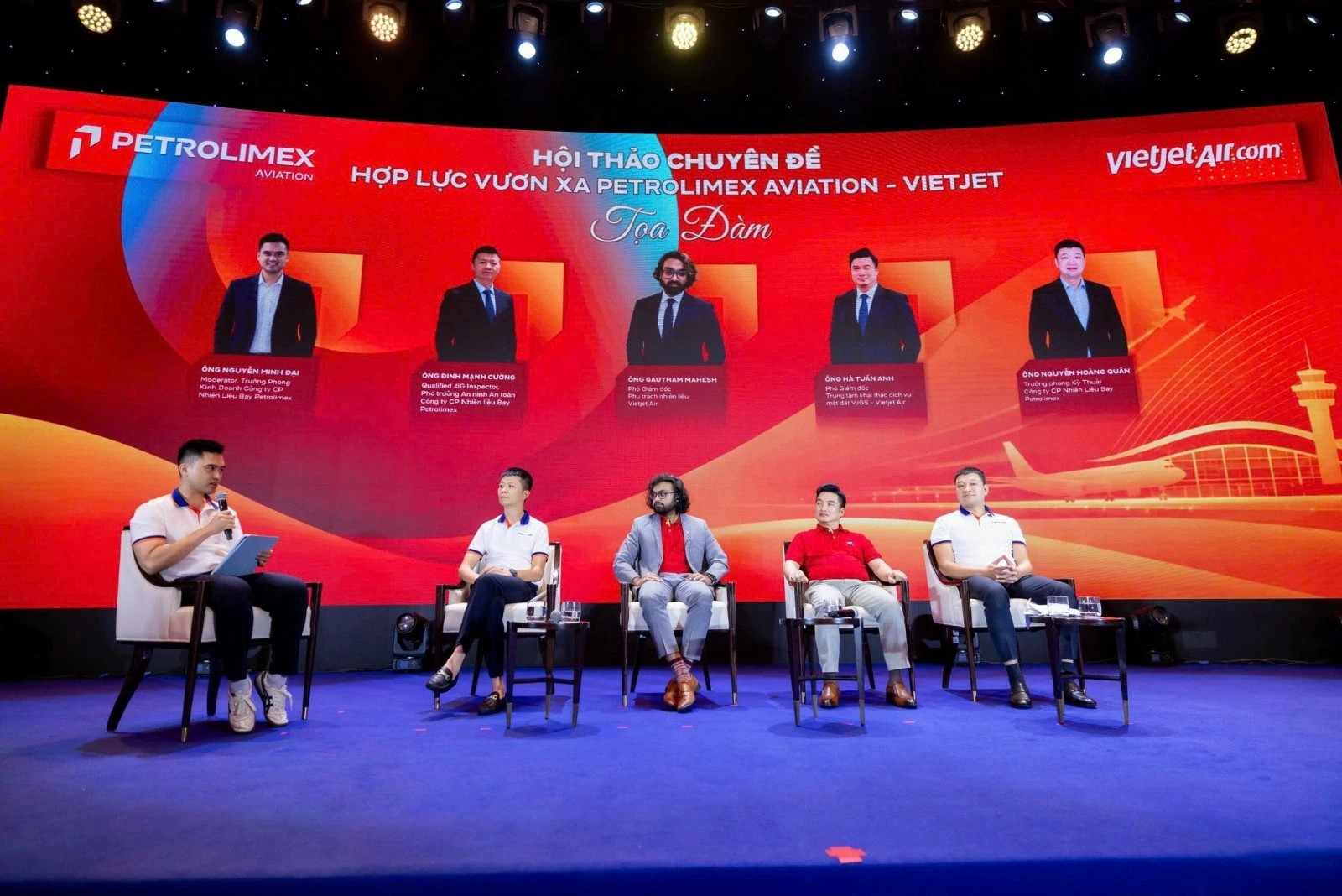 Petrolimex Aviation và Vietjet Air thắt chặt hợp tác trước biến động thị trường nhiên liệu Petrolimex Aviation và Vietjet Air thắt chặt hợp tác trước biến động thị trường nhiên liệu