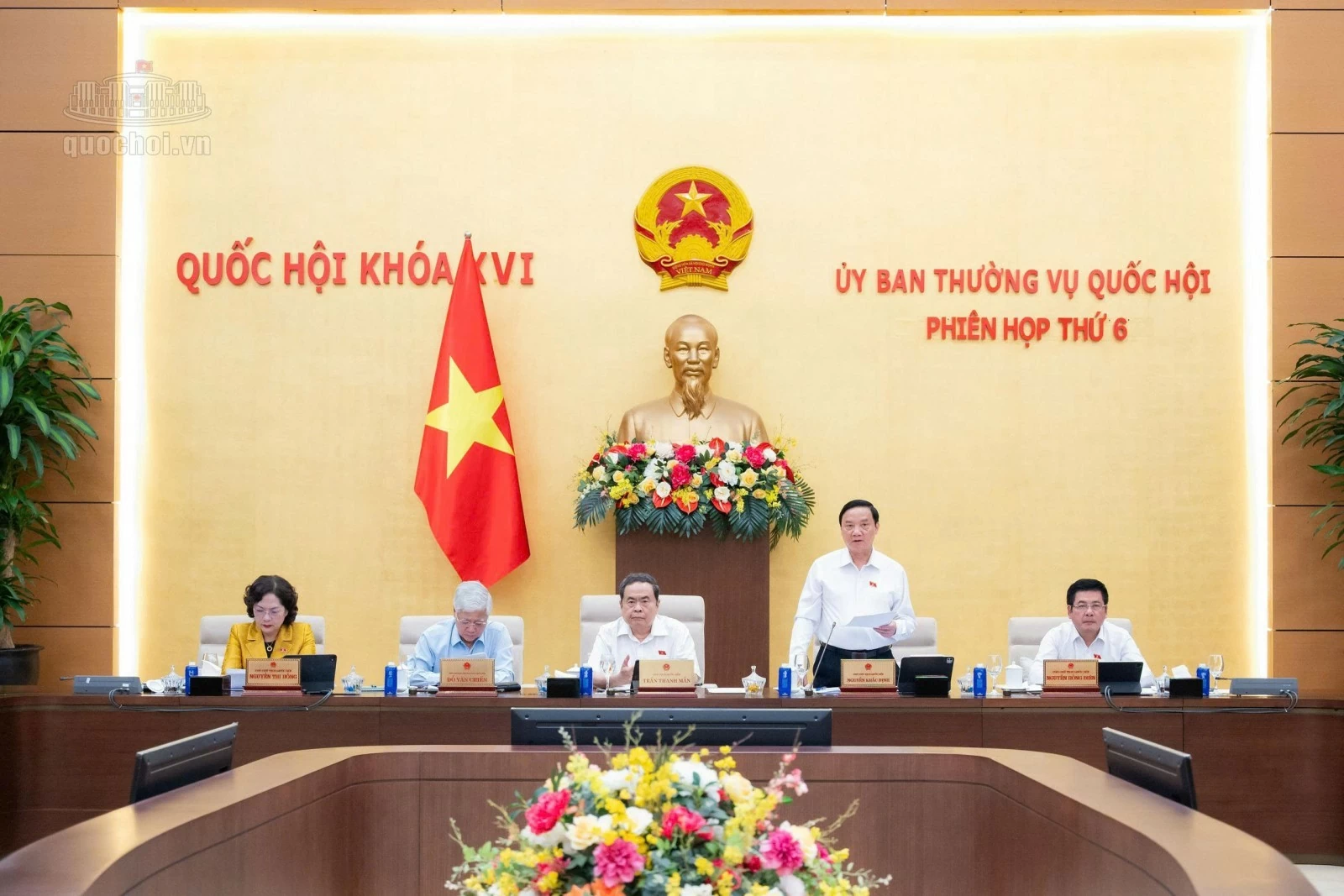 Chủ tịch Quốc hội: Chuyển từ “làm nhiều luật” sang “làm luật tốt, ổn định và kiến tạo phát triển” Chủ tịch Quốc hội: Chuyển từ “làm nhiều luật” sang “làm luật tốt, ổn định và kiến tạo phát triển”