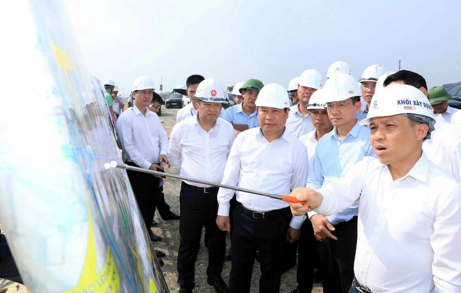 Hà Nội siết tiến độ dự án, không để “có mặt bằng, nhà thầu vẫn chậm” Hà Nội siết tiến độ dự án, không để “có mặt bằng, nhà thầu vẫn chậm”