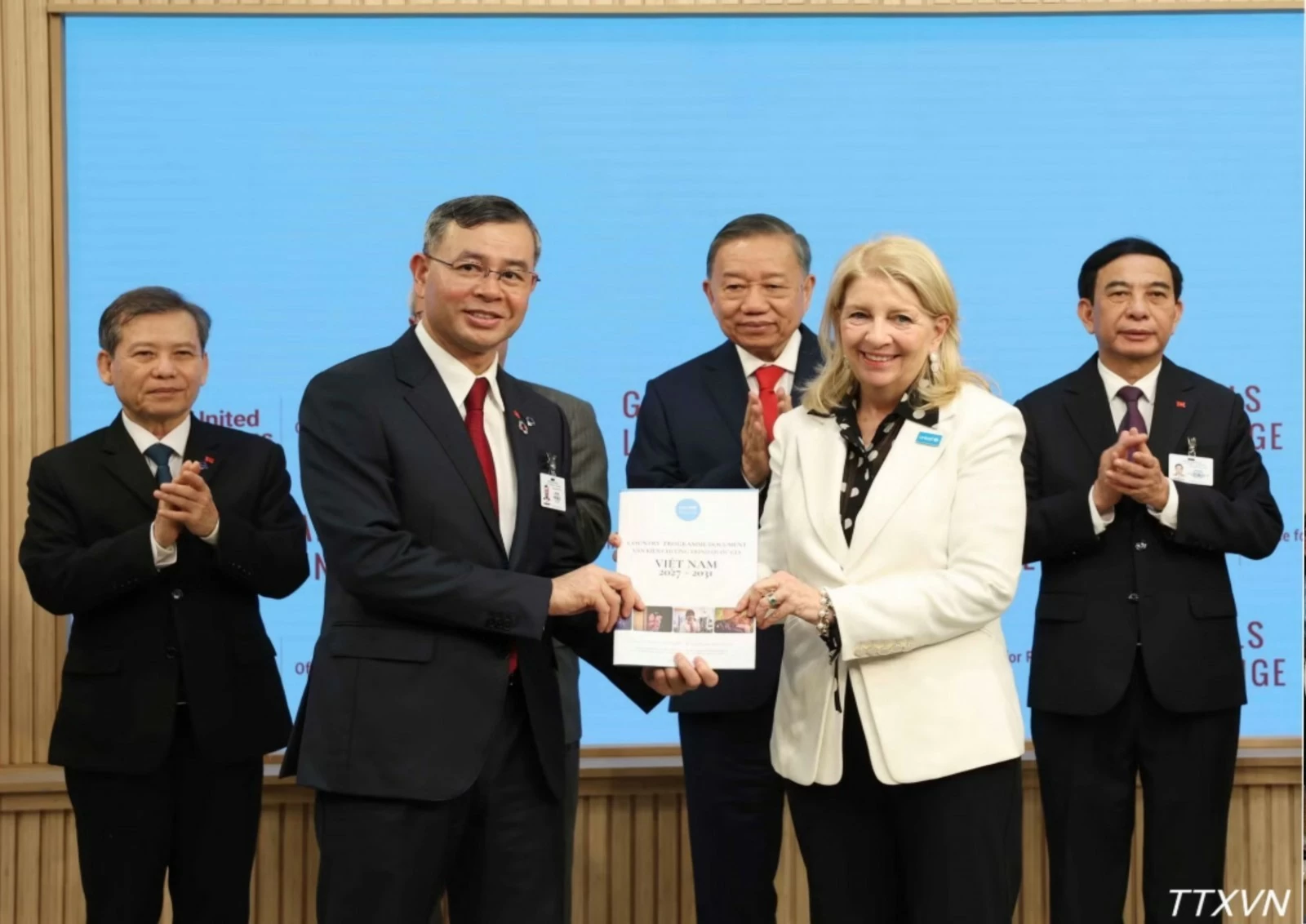 Bộ trưởng Bộ Tài chính tiếp nhận 3 Chương trình hợp tác quốc gia Việt Nam với UNDP, UNICEF và UNFPA giai đoạn 2027-2031 Bộ trưởng Bộ Tài chính tiếp nhận 3 Chương trình hợp tác quốc gia Việt Nam với UNDP, UNICEF và UNFPA giai đoạn 2027-2031