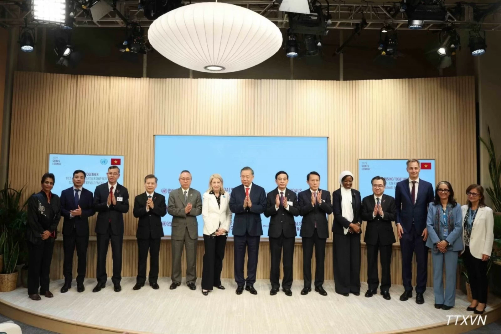 Bộ trưởng Bộ Tài chính tiếp nhận 3 Chương trình hợp tác quốc gia Việt Nam với UNDP, UNICEF và UNFPA giai đoạn 2027-2031 Bộ trưởng Bộ Tài chính tiếp nhận 3 Chương trình hợp tác quốc gia Việt Nam với UNDP, UNICEF và UNFPA giai đoạn 2027-2031
