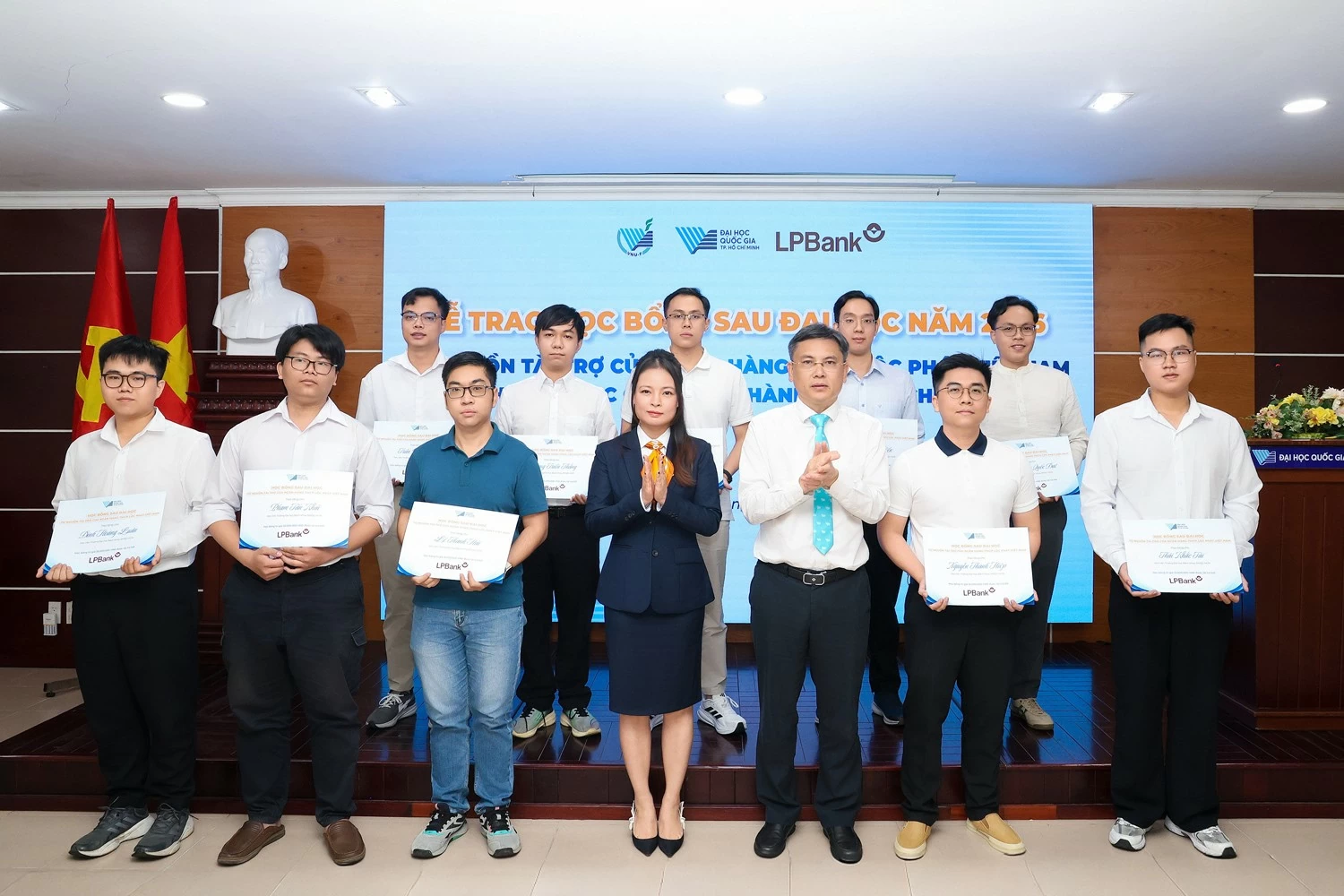 LPBank trao gần 1,8 tỷ đồng học bổng sau đại học cho Đại học Quốc gia TP.HCM