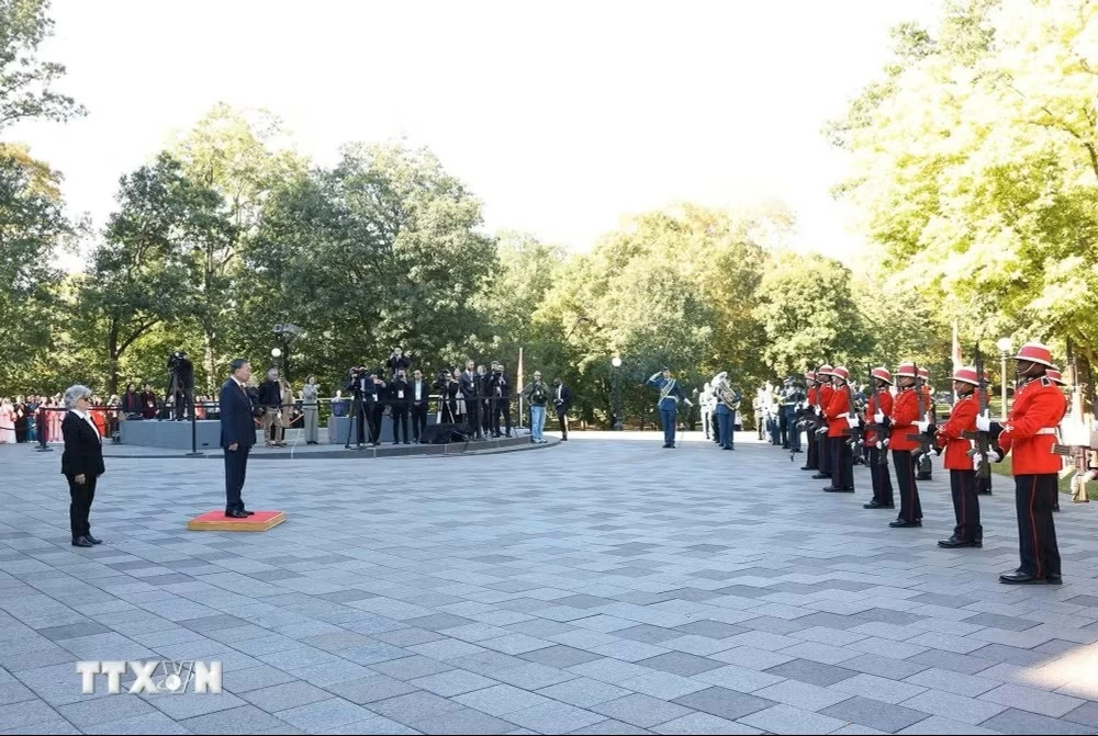 Lễ đón Tổng Bí thư, Chủ tịch nước Tô Lâm thăm cấp Nhà nước tới Canada Lễ đón Tổng Bí thư, Chủ tịch nước Tô Lâm thăm cấp Nhà nước tới Canada