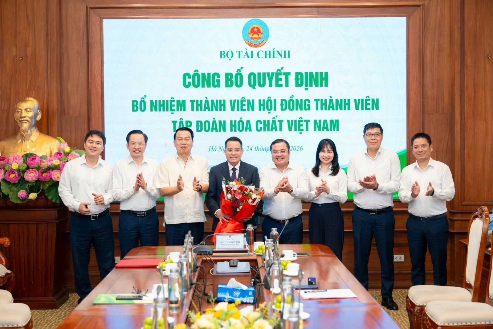 Công bố quyết định bổ nhiệm Thành viên Hội đồng thành viên Tập đoàn Hóa chất Việt Nam