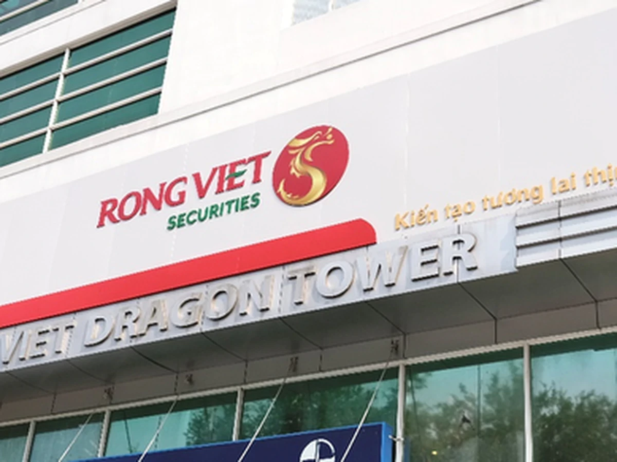 Chứng khoán Rồng Việt bị xử phạt hơn 700 triệu đồng, buộc dừng một dịch vụ Chứng khoán Rồng Việt bị xử phạt hơn 700 triệu đồng, buộc dừng một dịch vụ