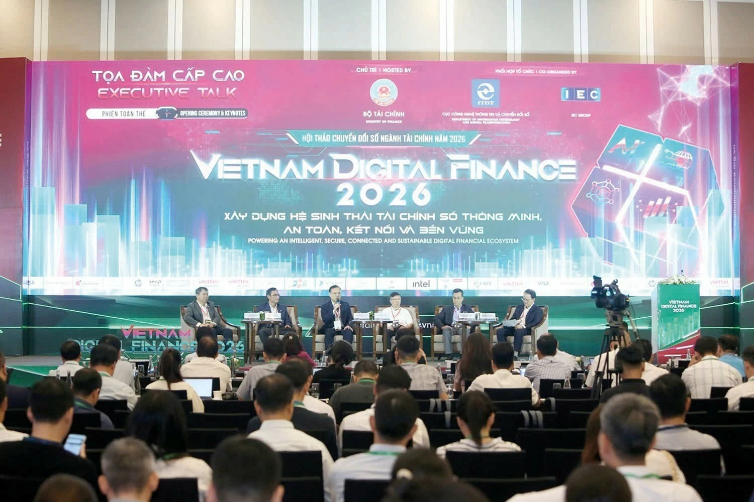 Động lực bứt phá từ dữ liệu thời gian thực và trí tuệ nhân tạo Động lực bứt phá từ dữ liệu thời gian thực và trí tuệ nhân tạo