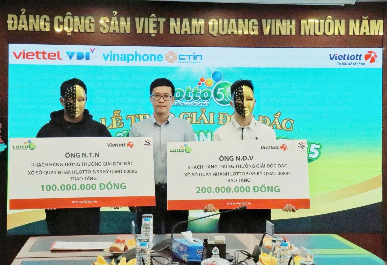 Gen Z tại Hà Nội và Vĩnh Long trúng độc đắc hàng tỷ đồng của xổ số quay nhanh Lotto 5/35 Gen Z tại Hà Nội và Vĩnh Long trúng độc đắc hàng tỷ đồng của xổ số quay nhanh Lotto 5/35