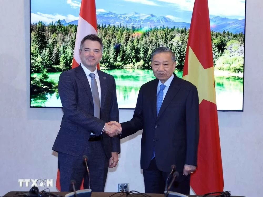 Tổng Bí thư, Chủ tịch nước Tô Lâm tiếp một số doanh nghiệp, tập đoàn tại Canada Tổng Bí thư, Chủ tịch nước Tô Lâm tiếp một số doanh nghiệp, tập đoàn tại Canada
