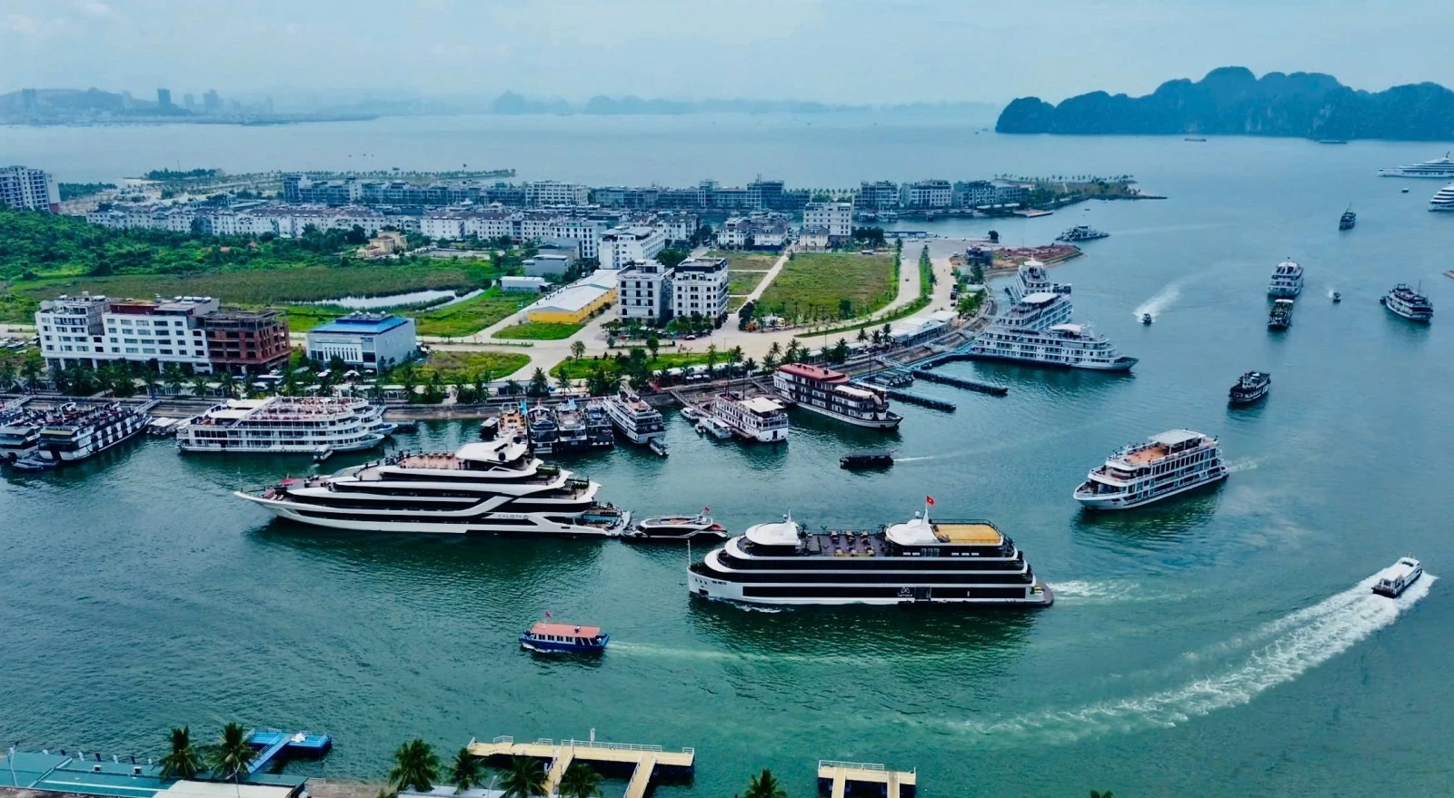 Quảng Ninh hút gần 100.000 tỷ đồng vốn đầu tư sau 9 tháng Quảng Ninh hút gần 100.000 tỷ đồng vốn đầu tư sau 9 tháng