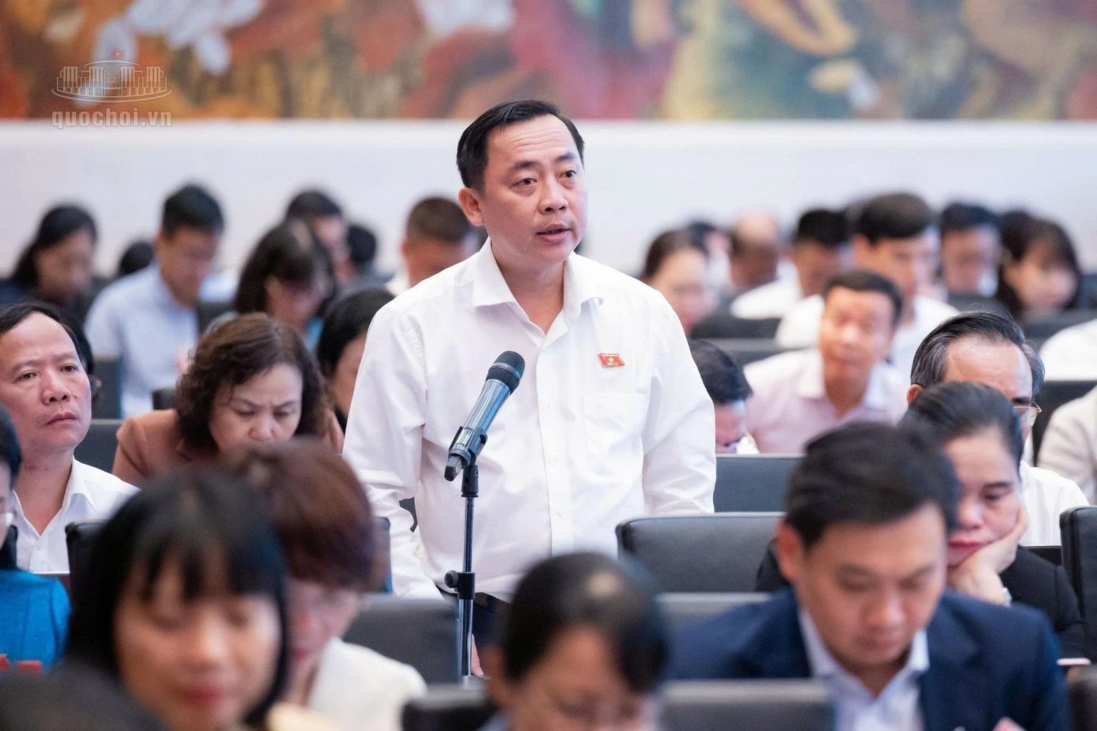 Giá điện hợp lý nhưng không chuyển mọi rủi ro, chi phí sang người sử dụng Giá điện hợp lý nhưng không chuyển mọi rủi ro, chi phí sang người sử dụng
