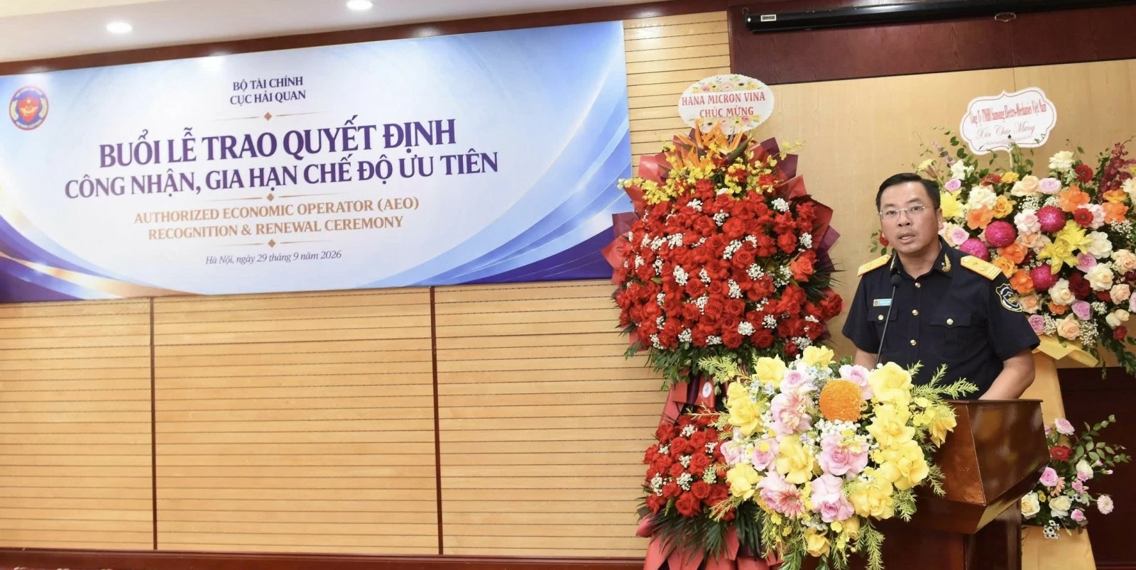 Trao quyết định công nhận, gia hạn ưu tiên về hải quan cho 7 doanh nghiệp Trao quyết định công nhận, gia hạn ưu tiên về hải quan cho 7 doanh nghiệp