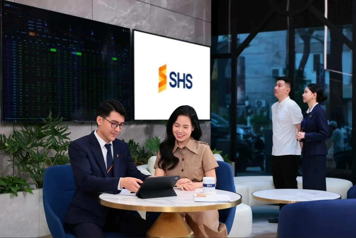 SHS chi trả cổ tức tiền mặt 5%, chia sẻ giá trị cùng cổ đông trên hành trình tăng trưởng mới SHS chi trả cổ tức tiền mặt 5%, chia sẻ giá trị cùng cổ đông trên hành trình tăng trưởng mới