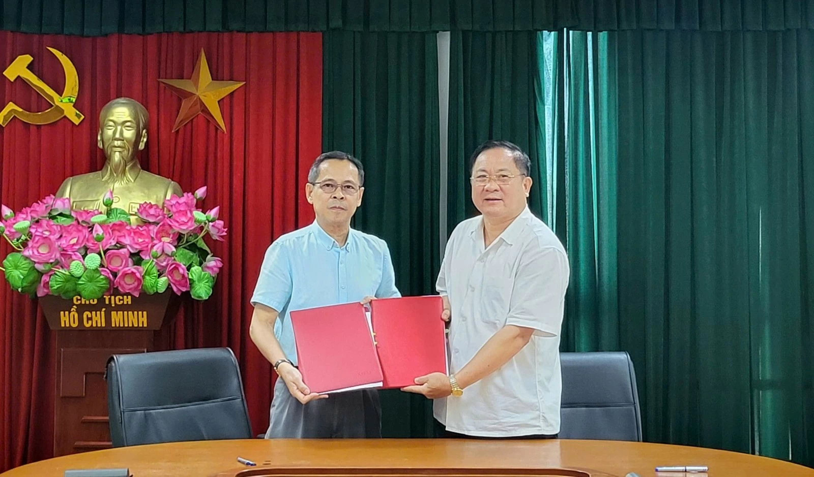 Bổ nhiệm Đại tá Trần Đức Đông làm Chánh Văn phòng Thường trực Ban Chỉ đạo 389 quốc gia Bổ nhiệm Đại tá Trần Đức Đông làm Chánh Văn phòng Thường trực Ban Chỉ đạo 389 quốc gia
