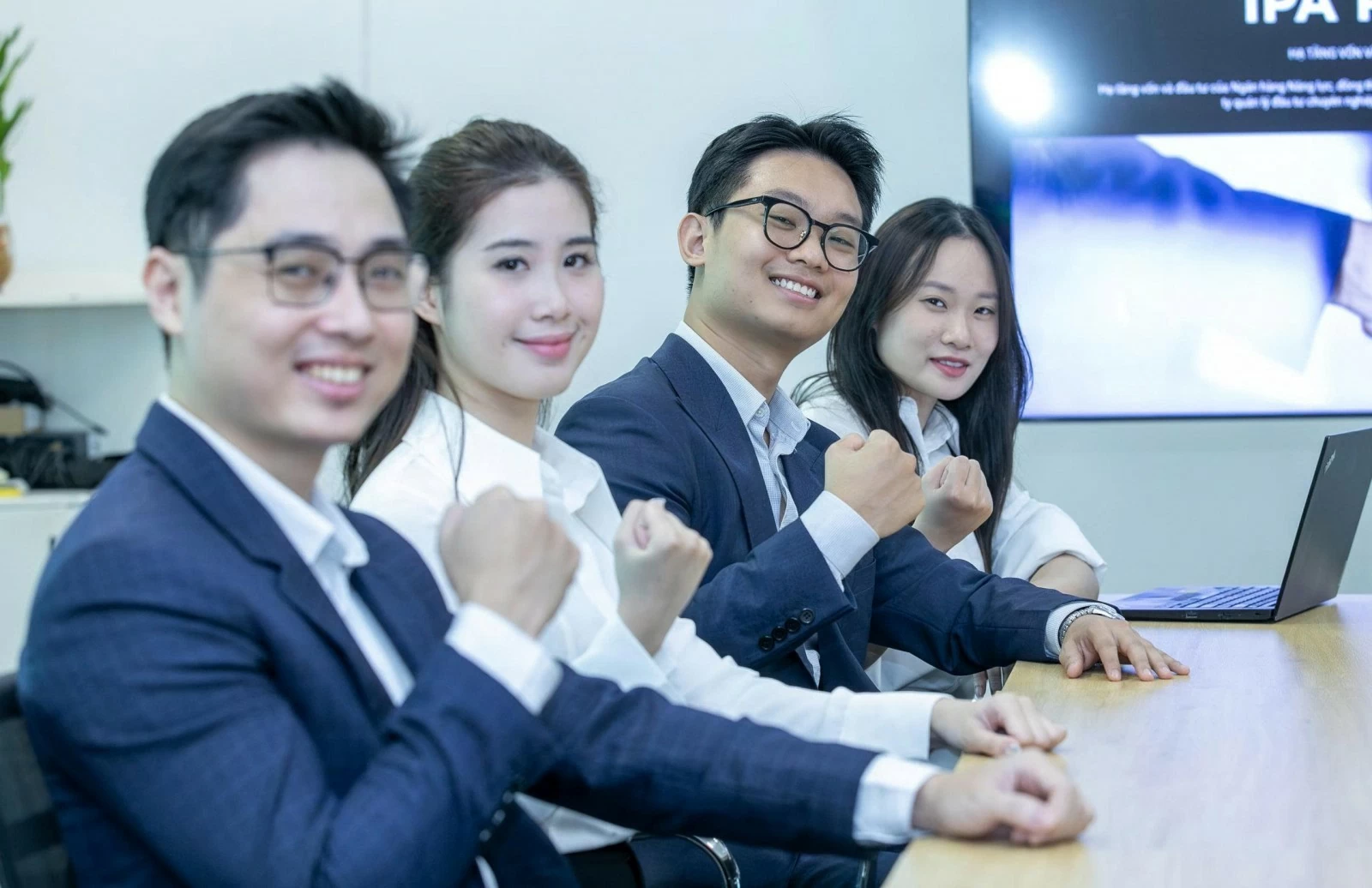 Triển khai chương trình đào tạo 10.000 CEO Triển khai chương trình đào tạo 10.000 CEO