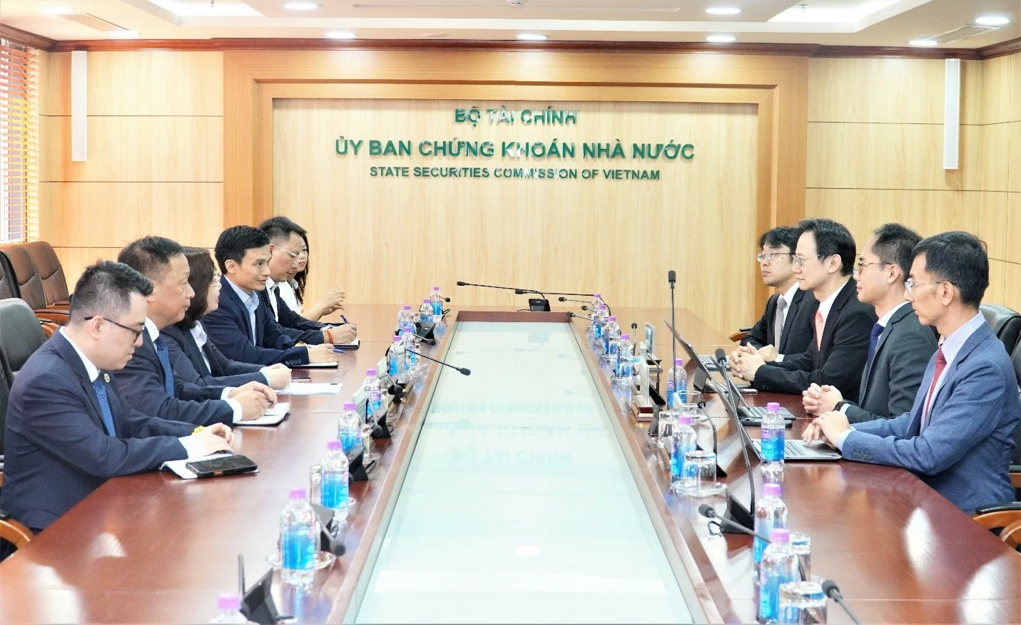 Ủy ban Chứng khoán Nhà nước và MAS tăng cường hợp tác, thúc đẩy kết nối thị trường vốn Việt Nam - Singapore Ủy ban Chứng khoán Nhà nước và MAS tăng cường hợp tác, thúc đẩy kết nối thị trường vốn Việt Nam - Singapore