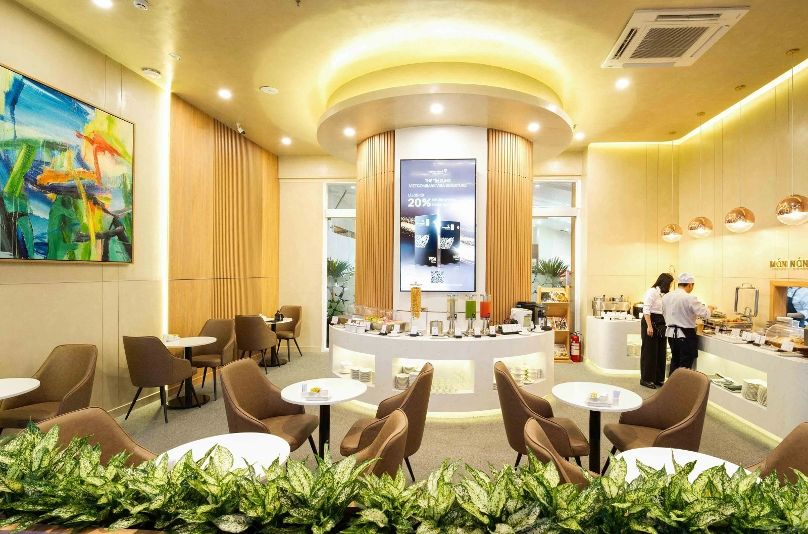 Vietcombank khai trương phòng chờ Vietcombank Priority Lounge tại Cam Ranh