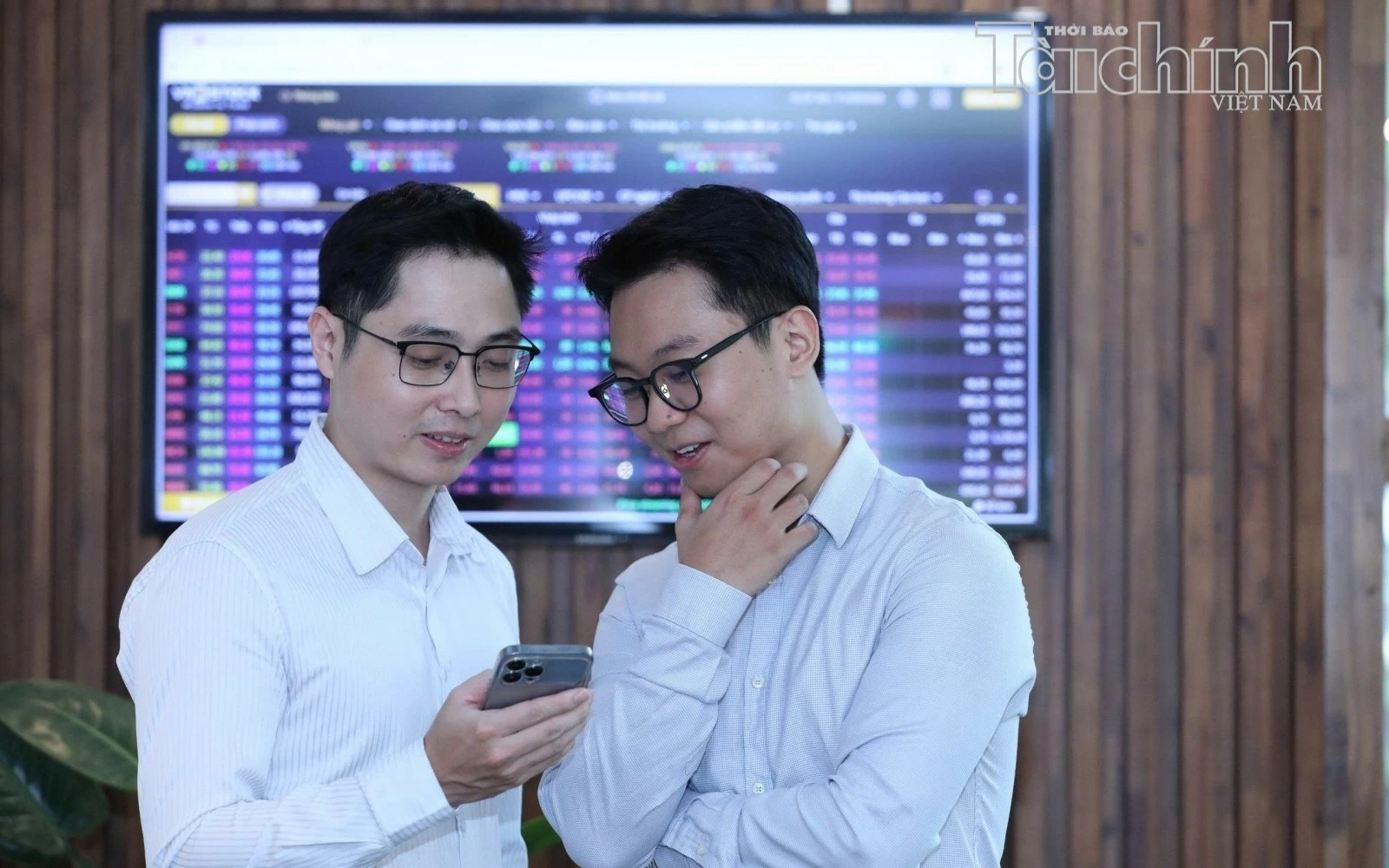 chung khoan ngay 6 10 thanh khoan khoi sac vn index dao chieu tang diem