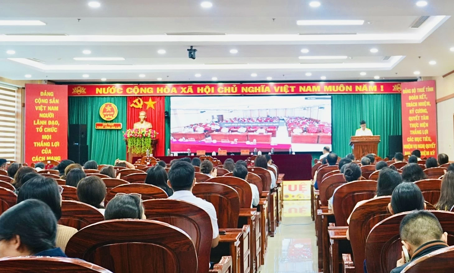 Thuế tỉnh Gia Lai tổ chức Hội nghị phổ biến chính sách thuế mới và hỗ trợ, hướng dẫn quyết toán thuế. Nguồn: Thuế tỉnh Gia Lai. Thuế tỉnh Gia Lai tổ chức Hội nghị phổ biến chính sách thuế mới và hỗ trợ, hướng dẫn quyết toán thuế. Nguồn: Thuế tỉnh Gia Lai.