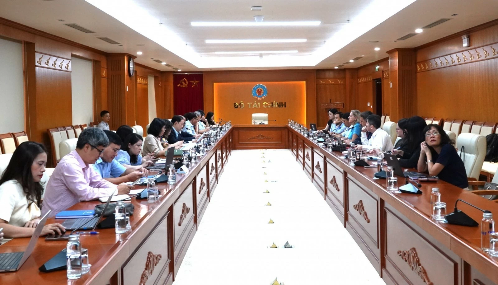 Bộ Tài chính và WB thảo luận định hướng Khung đối tác quốc gia giai đoạn 2027–2032: Kiến tạo động lực phát triển mới Bộ Tài chính và WB thảo luận định hướng Khung đối tác quốc gia giai đoạn 2027–2032: Kiến tạo động lực phát triển mới