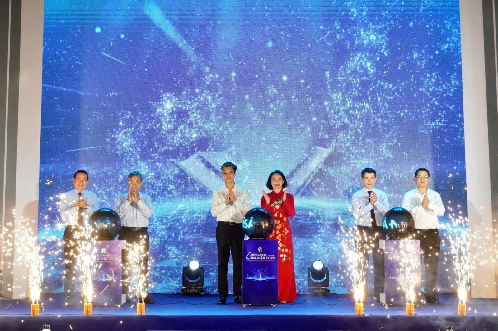 Hội Sách Hà Nội: Sách mở tri thức, công nghệ dẫn tương lai