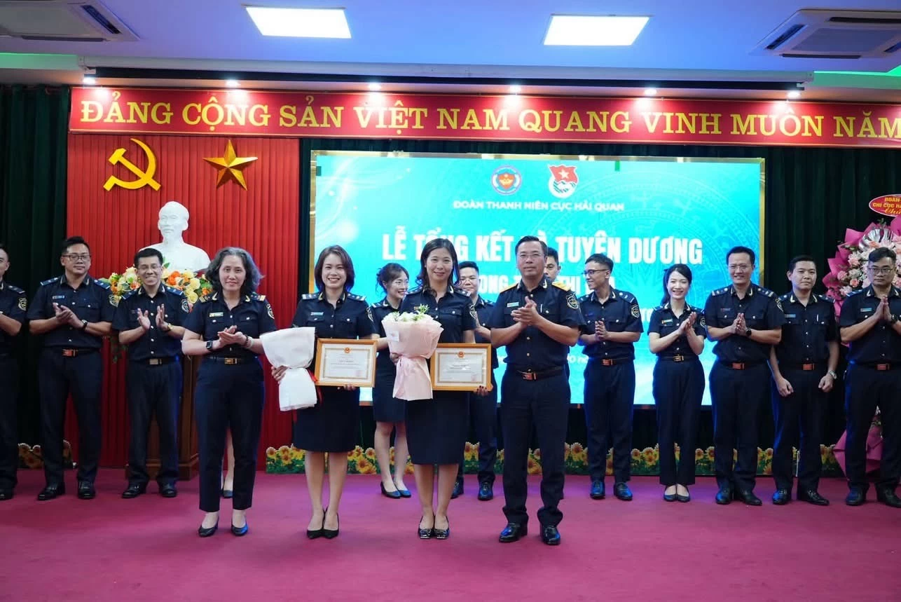 Tuổi trẻ Hải quan hiến kế số hóa, góp sức xây dựng Hải quan thông minh Tuổi trẻ Hải quan hiến kế số hóa, góp sức xây dựng Hải quan thông minh