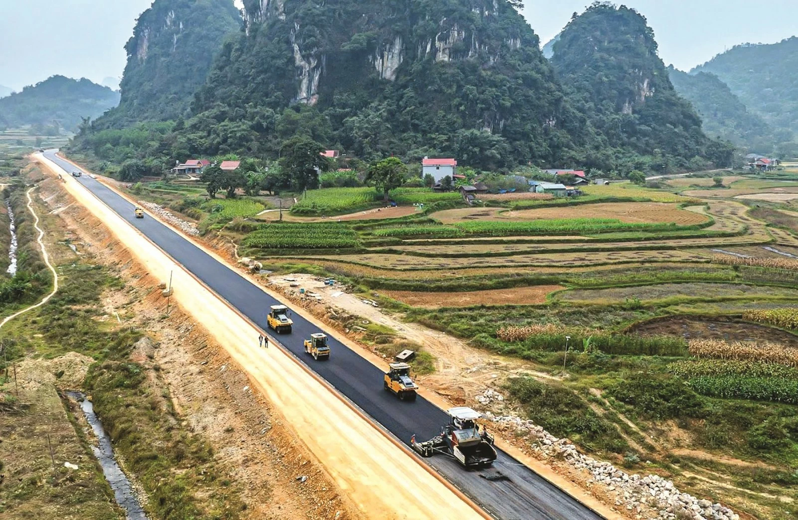Áp lực giải ngân đầu tư công trong chặng nước rút Áp lực giải ngân đầu tư công trong chặng nước rút