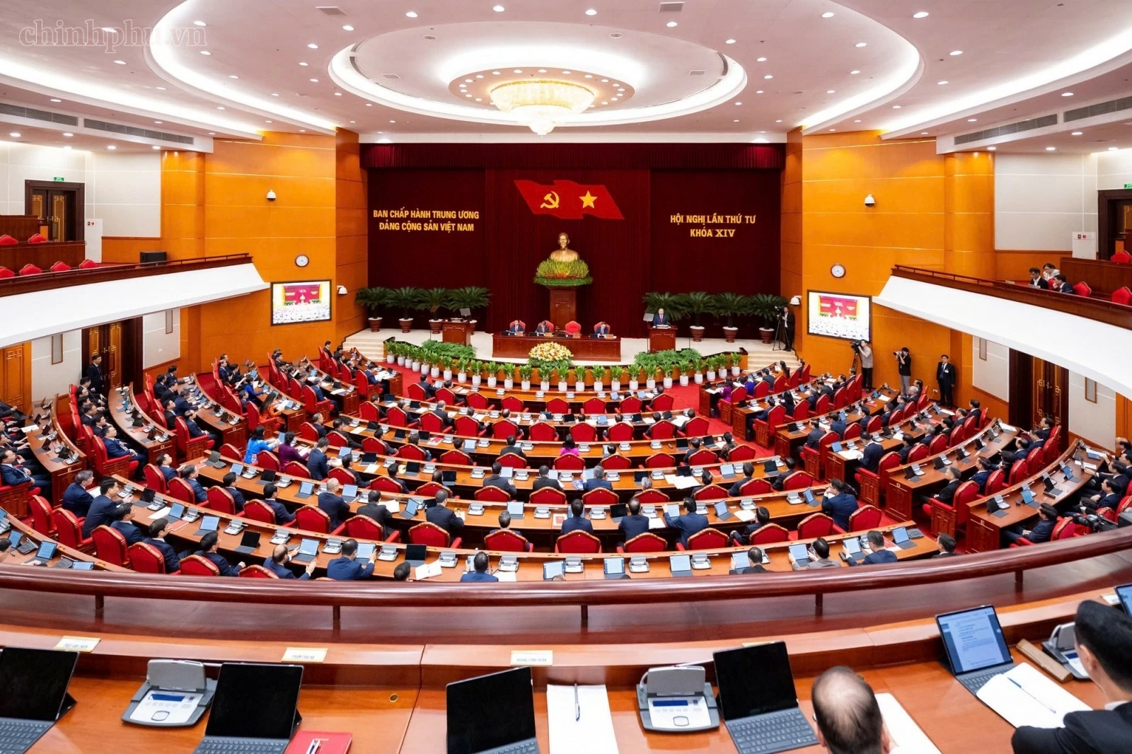 Phát biểu khai mạc Hội nghị lần thứ Tư, Ban Chấp hành Trung ương Đảng khóa XIV của Tổng Bí thư, Chủ tịch nước Tô Lâm Phát biểu khai mạc Hội nghị lần thứ Tư, Ban Chấp hành Trung ương Đảng khóa XIV của Tổng Bí thư, Chủ tịch nước Tô Lâm