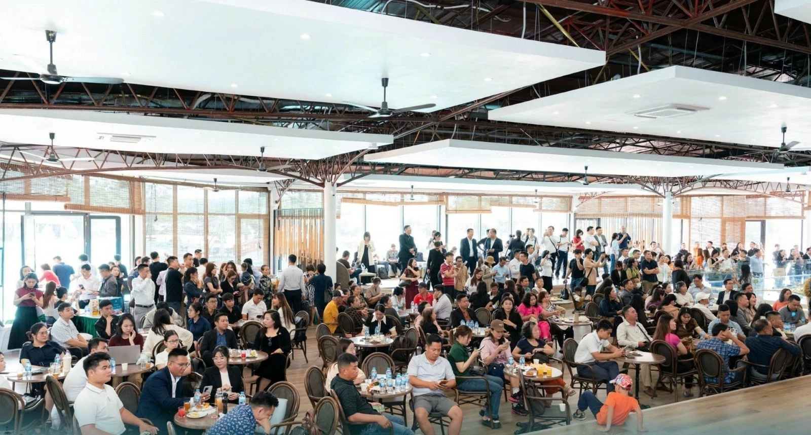 Vinhomes tiếp tục tung ưu đãi “khóa trần” lãi suất, bảo vệ người mua nhà suốt nửa thập kỷ Vinhomes tiếp tục tung ưu đãi “khóa trần” lãi suất, bảo vệ người mua nhà suốt nửa thập kỷ