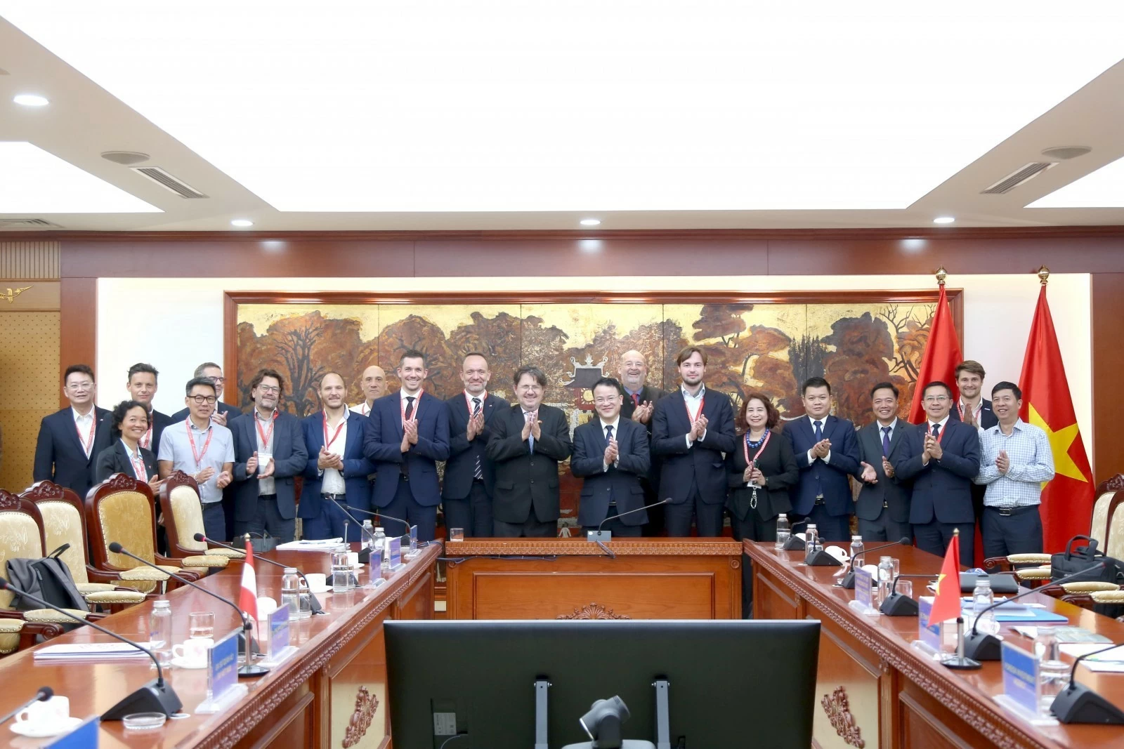 Việt Nam - Áo thúc đẩy hợp tác hạ tầng giao thông, đường sắt và tài chính