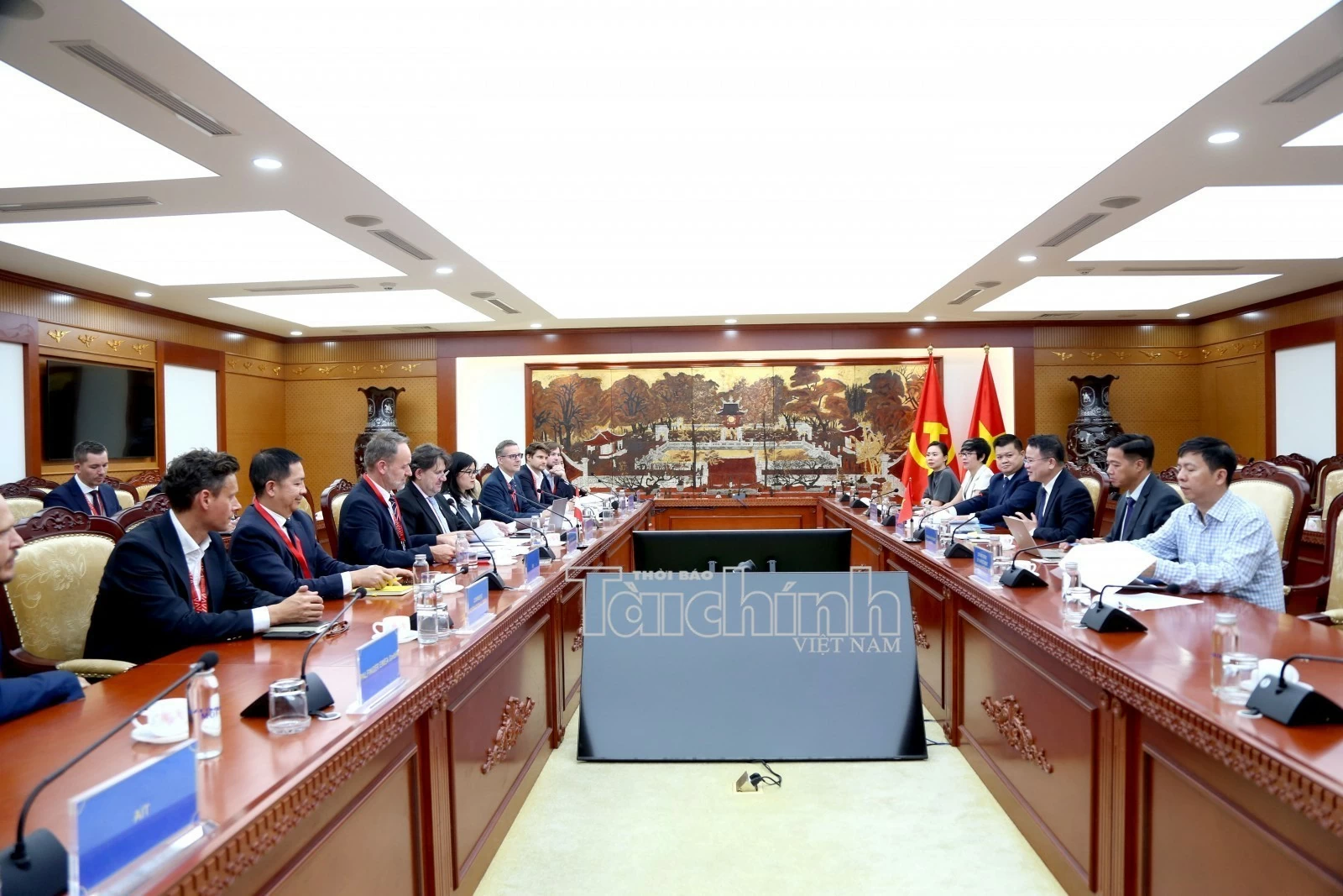 Việt Nam - Áo thúc đẩy hợp tác hạ tầng giao thông, đường sắt và tài chính