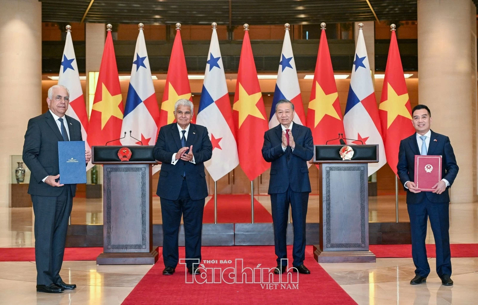 Tổng Bí thư, Chủ tịch nước Tô Lâm và Tổng thống Panama chứng kiến Lễ trao các văn kiện hợp tác Tổng Bí thư, Chủ tịch nước Tô Lâm và Tổng thống Panama chứng kiến Lễ trao các văn kiện hợp tác