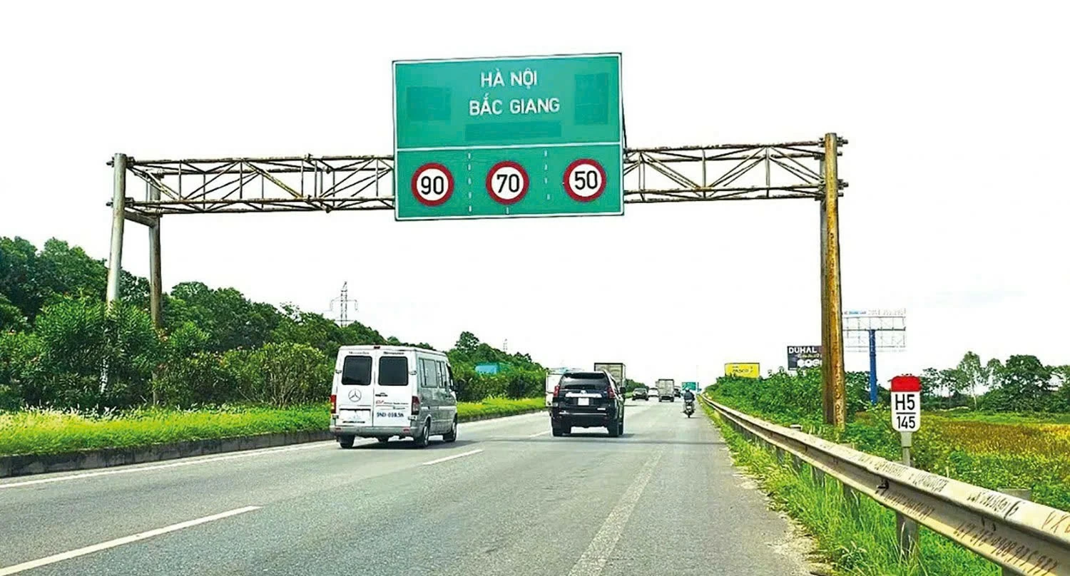 Lên phương án nâng đời tuyến cửa ngõ huyết mạch Hà Nội - Bắc Giang Lên phương án nâng đời tuyến cửa ngõ huyết mạch Hà Nội - Bắc Giang