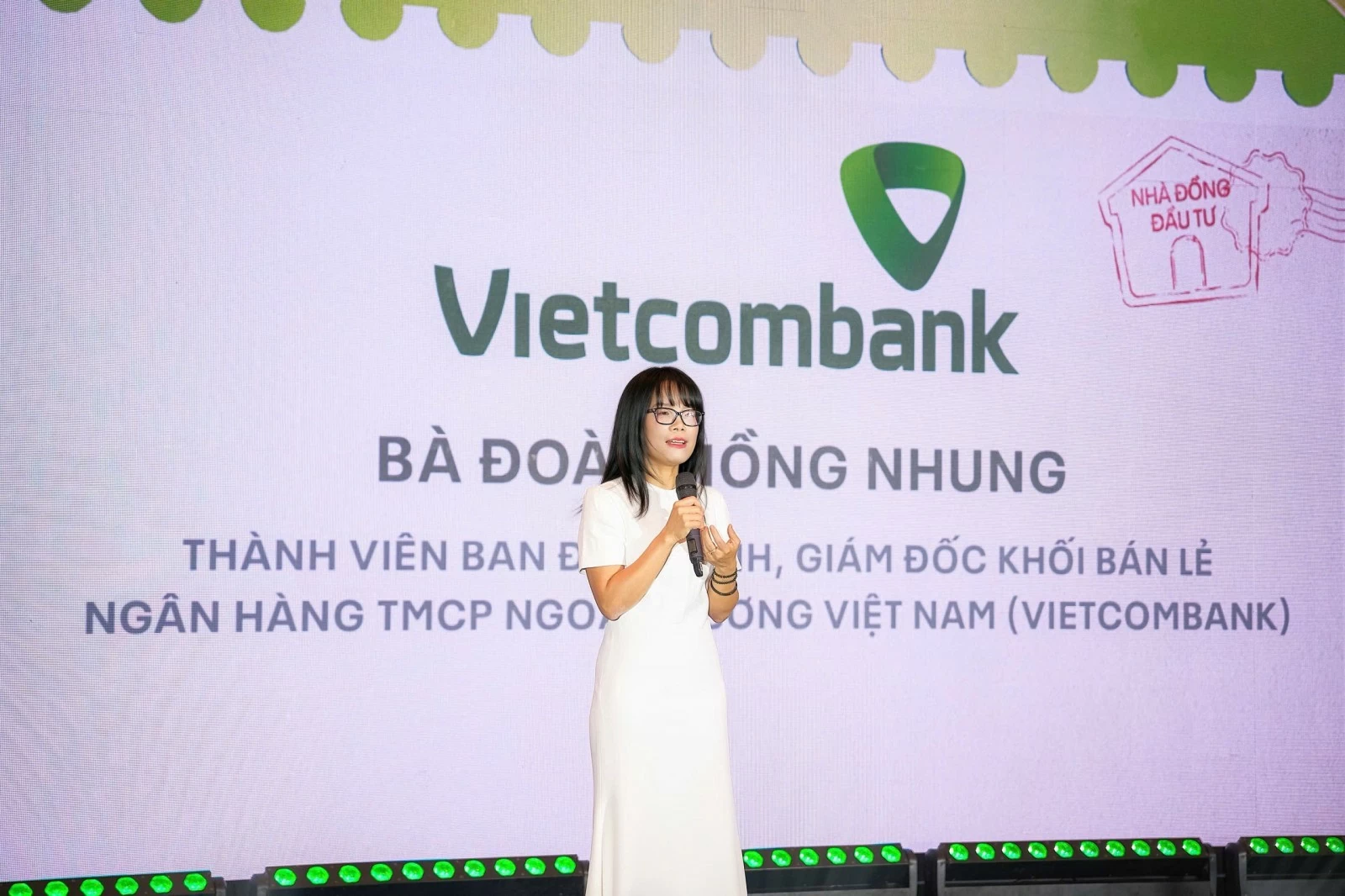 Vietcombank đồng đầu tư Quán Nhà Haha, đưa dàn nghệ sĩ lên bộ sưu tập thiết kế thẻ độc quyền Vietcombank đồng đầu tư Quán Nhà Haha, đưa dàn nghệ sĩ lên bộ sưu tập thiết kế thẻ độc quyền