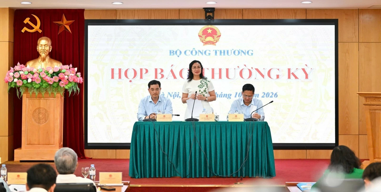 Củng cố nền tảng, khơi thông động lực tăng trưởng cuối năm