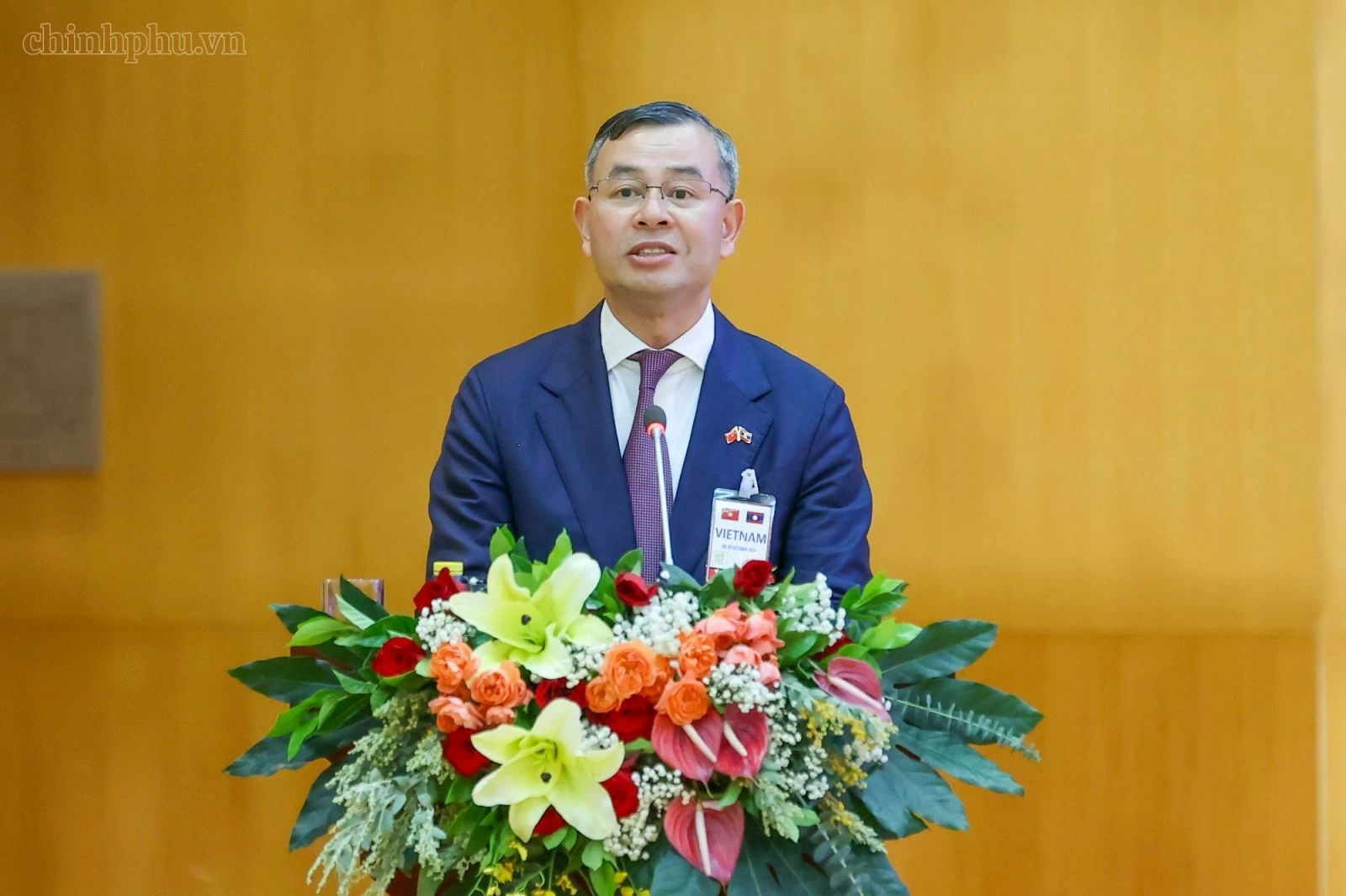 Hai Thủ tướng dự Hội nghị xúc tiến đầu tư Việt Nam-Lào: "Gắn kết chiến lược" trong lĩnh vực kinh tế