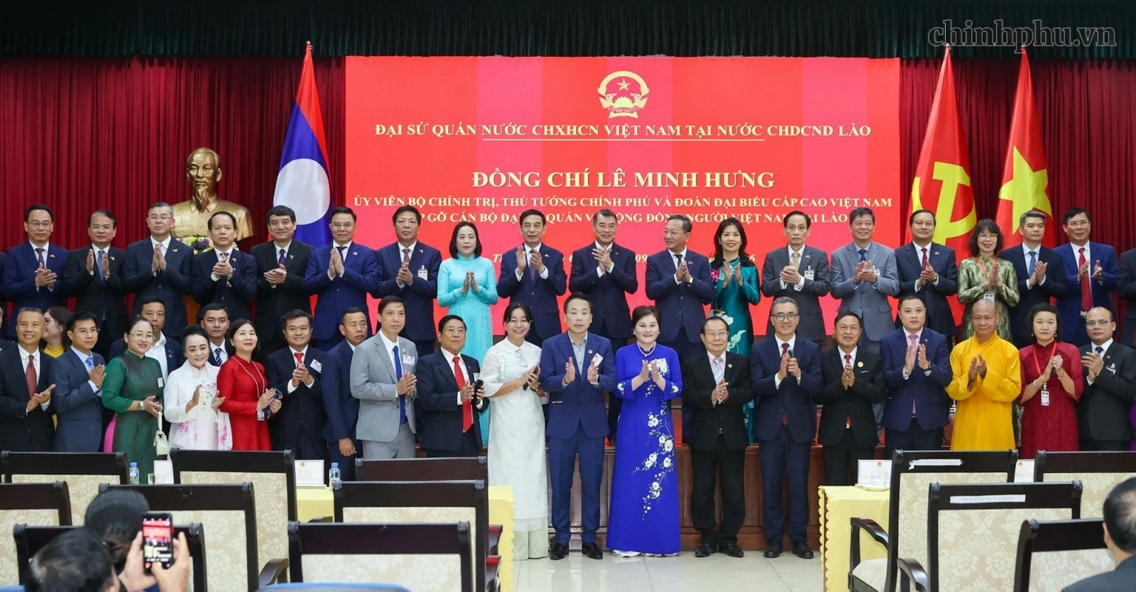 Thủ tướng: Quan hệ đặc biệt Việt Nam - Lào được nuôi dưỡng từ nhân dân